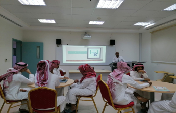 ورة تدريبية بعنوان( الشهادات المهنية وأهميتها في سوق العمل)