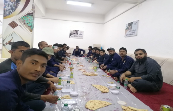 لقاء بعنوان((مبادرة فرحة عامل)) لإفطار عمال الكلية،