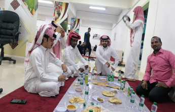 لقاء بعنوان((مبادرة فرحة عامل)) لإفطار عمال الكلية،